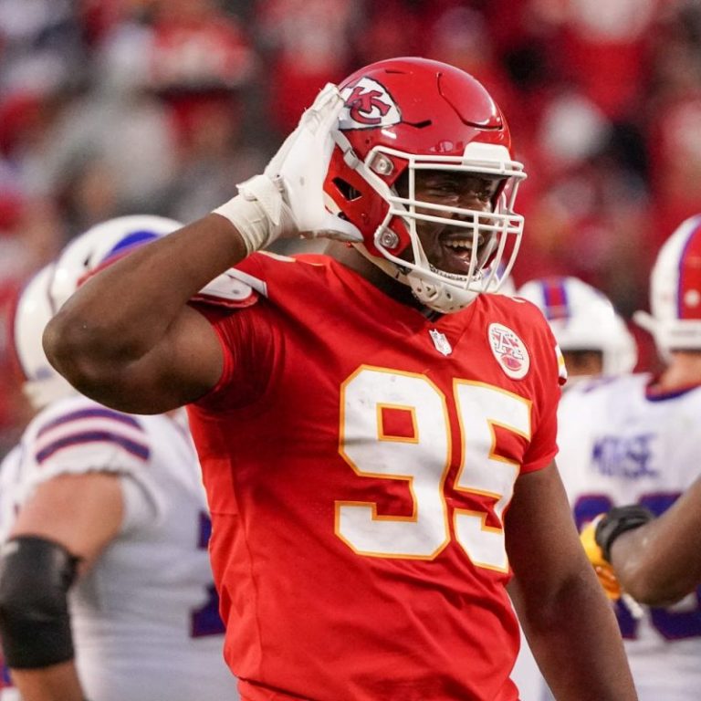 Chiefs DT back at practice as team battles illness