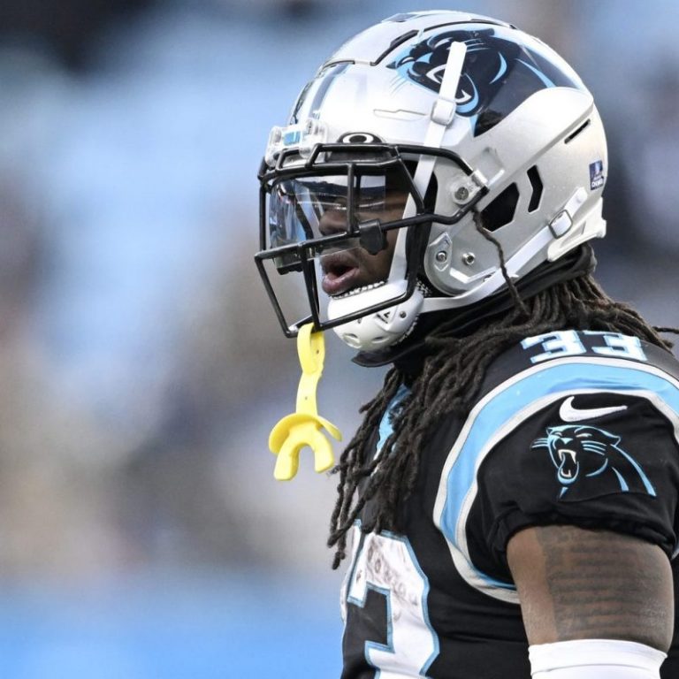 Players ejected after punches thrown in Saints-Panthers game