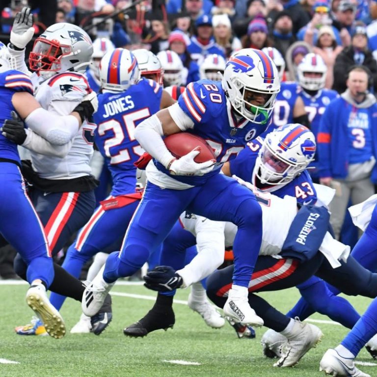 Bills return opening kick for TD in first action since Hamlin collapse