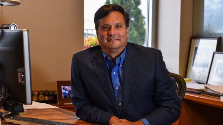 Ron Klain, White House chief of staff, plans to step down