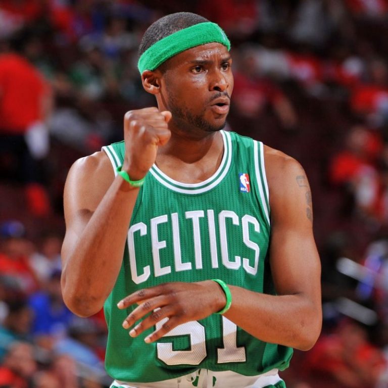 2 former NBA players sentenced to prison in health care fraud case