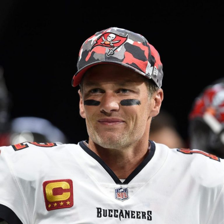 Report: Tom Brady officially files retirement paperwork to NFL