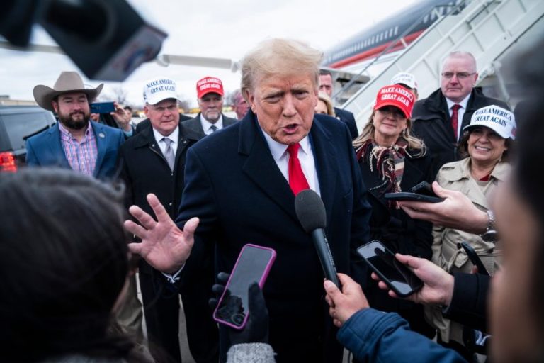 Trump, under legal threat, tries to short-circuit DeSantis momentum