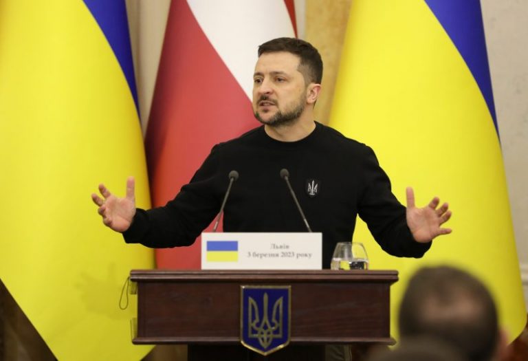 Zelensky invites McCarthy to visit Ukraine amid GOP divide over stopping Russia
