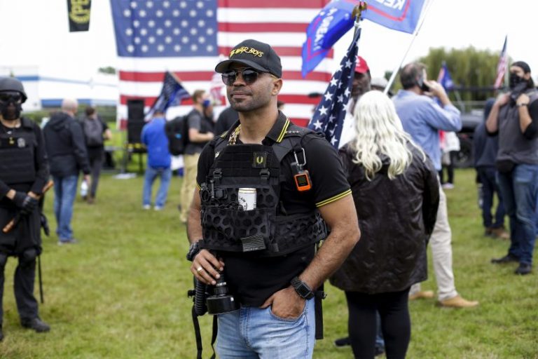 Texts between D.C. police and Proud Boys head shown at Jan. 6 trial