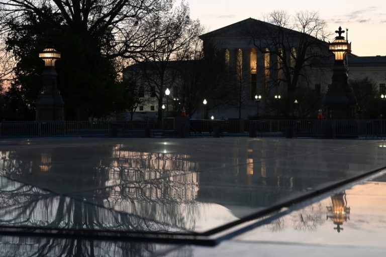 Despite outrage from some, Congress reluctant to act on Supreme Court ethics