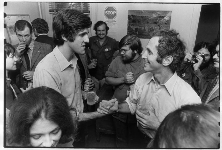 A dying Daniel Ellsberg talks about Discord and the power of leaks