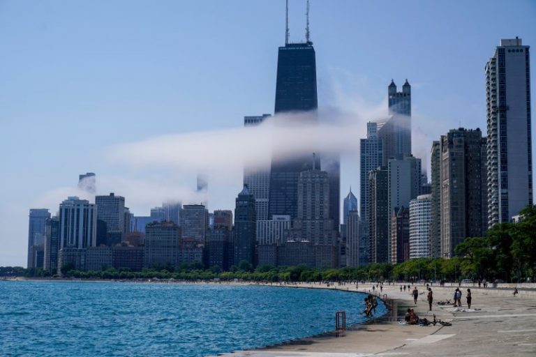 Chicago wins late August Democratic nominating convention in 2024