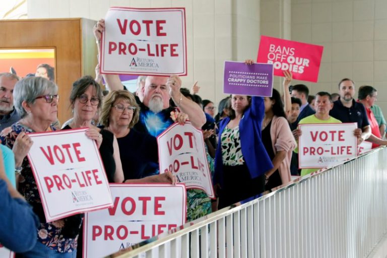 North Carolina bans abortion past 12 weeks, overriding governor veto