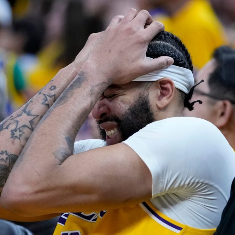 Anthony Davis’ health could change course of Lakers-Warriors series