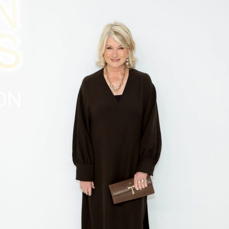 Martha Stewart stuns on cover of Sports Illustrated Swimsuit issue