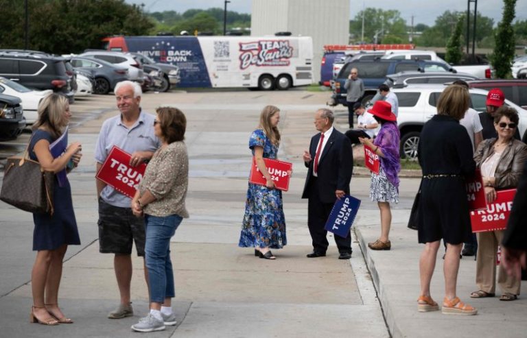 Trump, DeSantis in open warfare as they hit the trail in early states