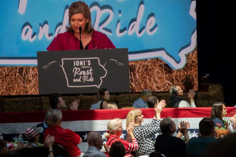 GOP hopefuls, with Trump notably absent, mingle at Iowa event