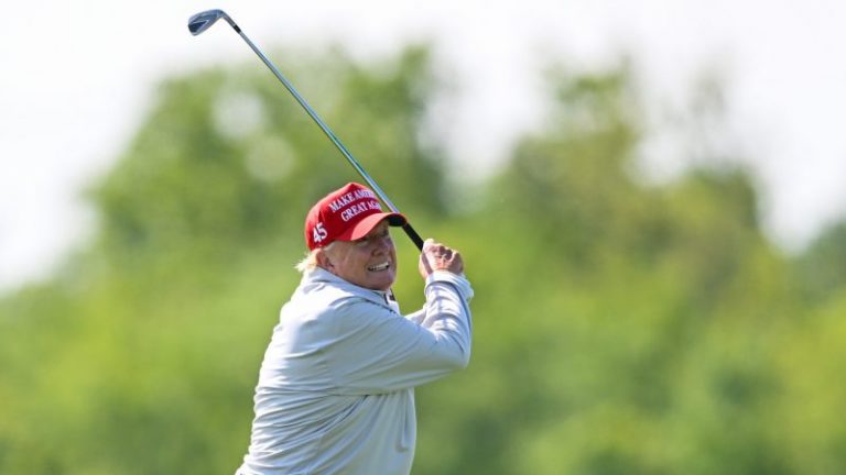 Trump dominates GOP field while campaigning less than foes