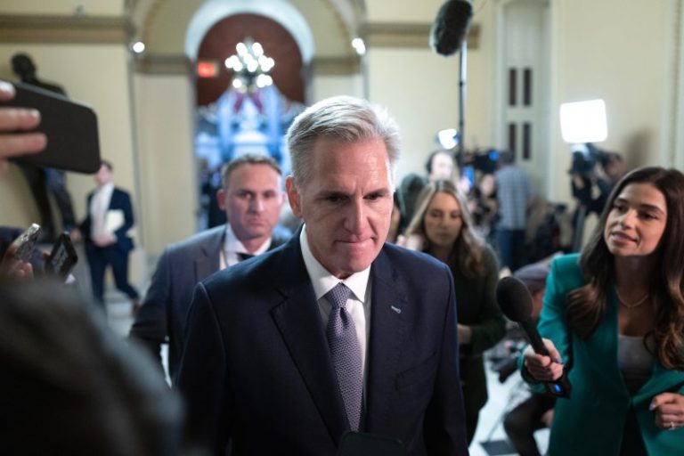 McCarthy, McConnell suffer setbacks over control of their caucuses