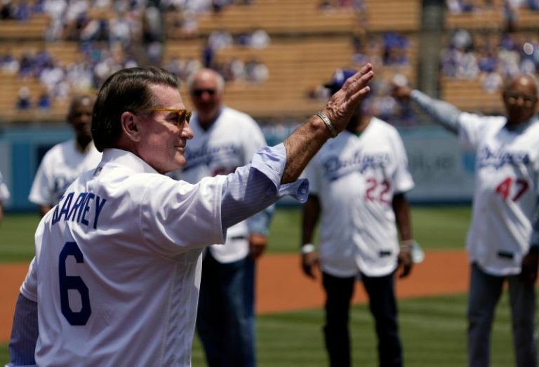 Former baseball star Steve Garvey running for California U.S. Senate seat
