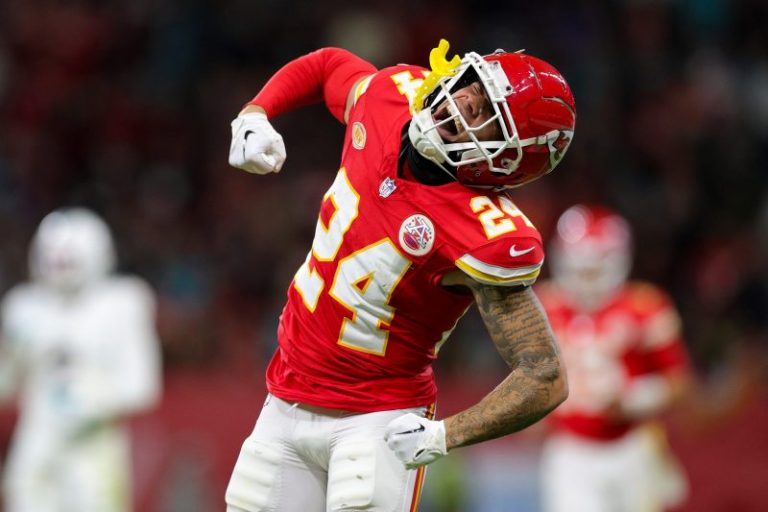 Highlights from Germany: Chiefs hold off Dolphins’ second-half surge