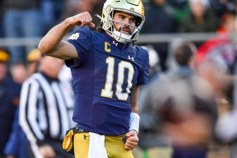 Notre Dame honored transfer QB Hartman, and his ex-coach hated it