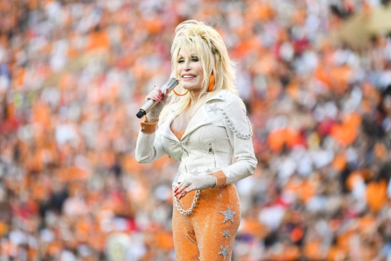 How to watch Dolly Parton’s halftime show at Cowboys’ game