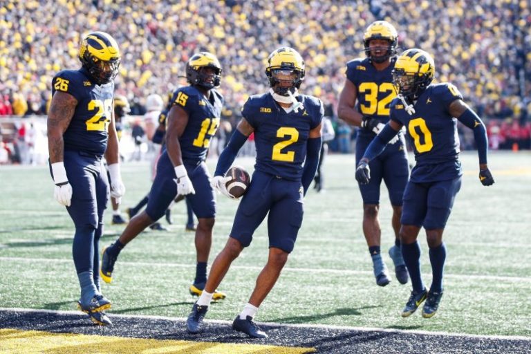 Michigan, Washington rise, Ohio State tumbles in coaches poll