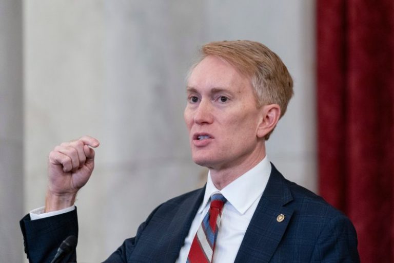 Lankford enters arena of bipartisan talks, with global security package on the line