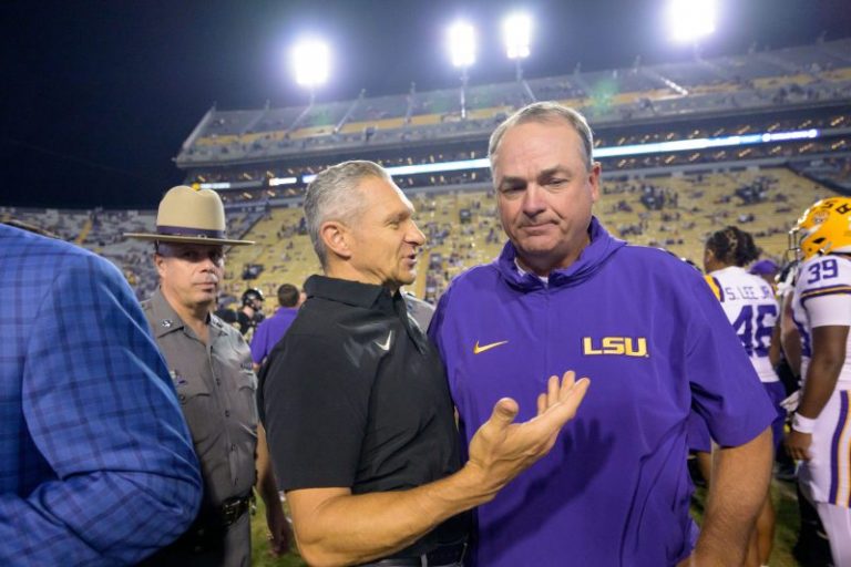 Notre Dame grabs veteran offensive coordinator away from LSU
