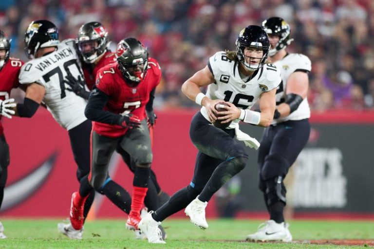 Fantasy football winners, losers: Trevor Lawrence injury spells doom