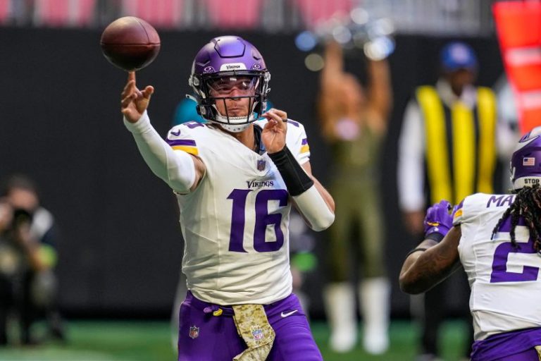 Vikings make another change at QB as rookie gets start vs. Packers
