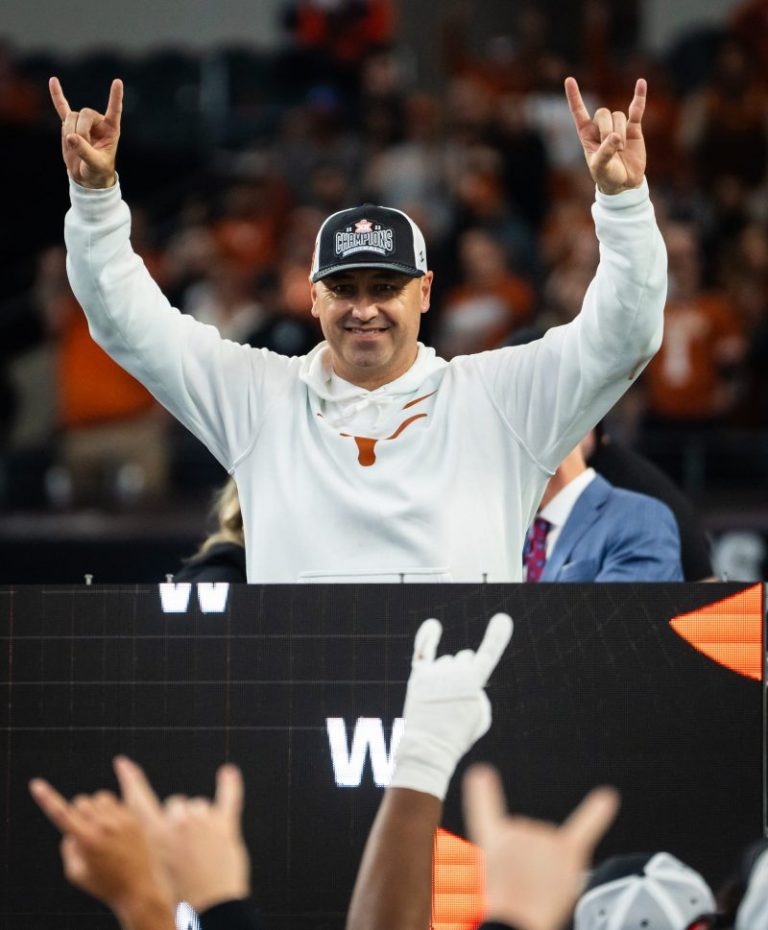 Texas football extends coach Steve Sarkisian’s contract