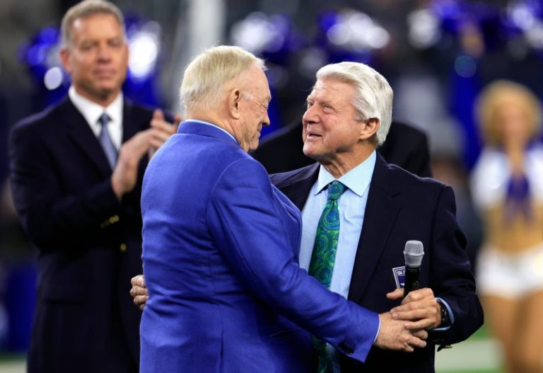 Cowboys’ legendary duo finally set beef aside for celebration