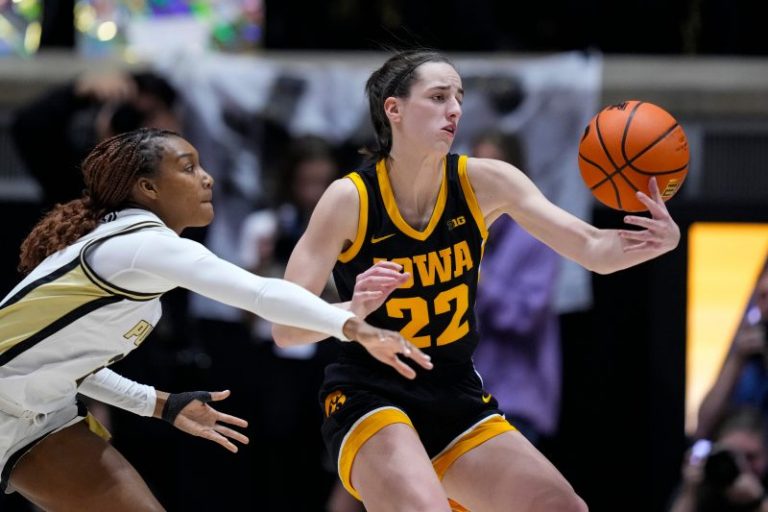 Will Iowa’s Caitlin Clark, USC’s Juju Watkins get road wins?