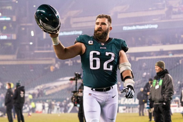 Eagles center addresses retirement rumors after playoff loss