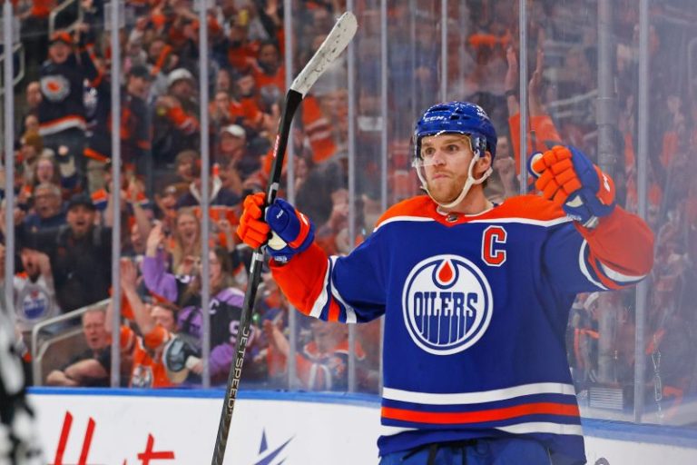 Oilers keep winning, are one short of NHL record