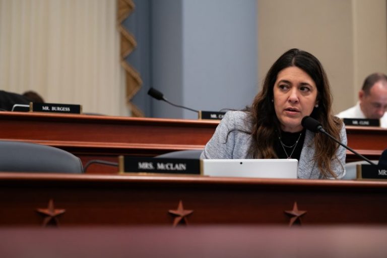 House lawmakers release bipartisan paid family leave plan