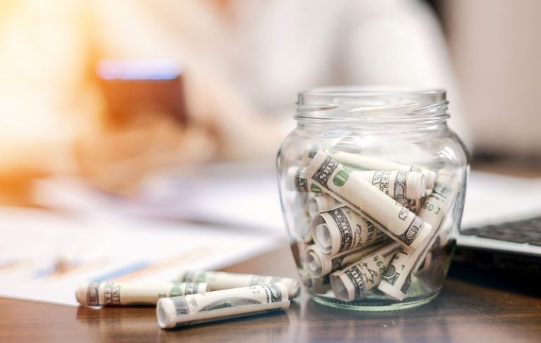 Republicans struggle to hold together Ukraine-for-border deal