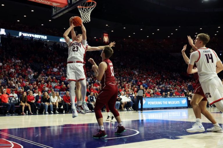 Bracketology: Arizona moves up into No. 1 seed as Tennessee falls
