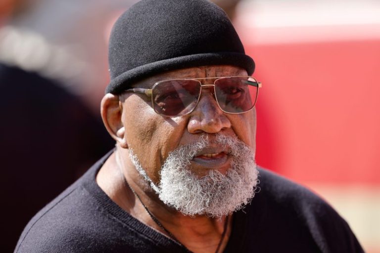 49ers advisor, civil rights icon teaches life lessons amid cancer fight