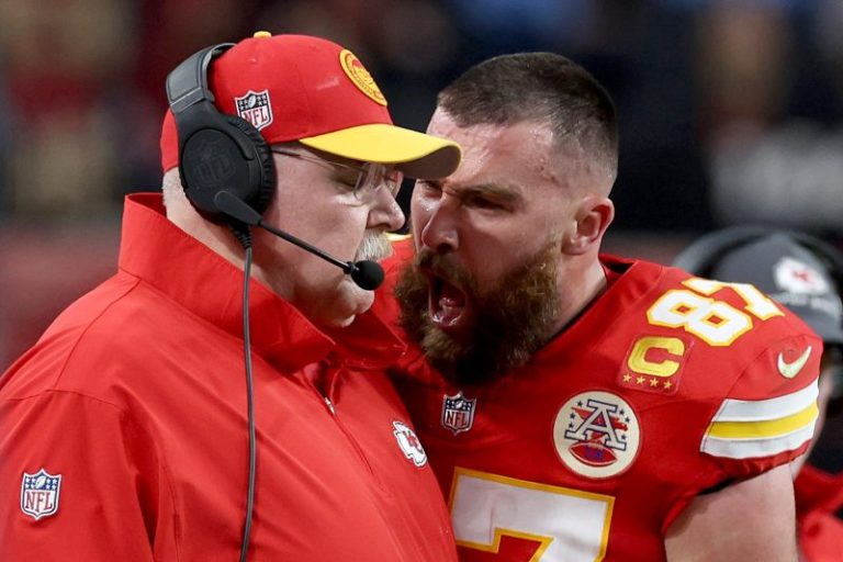 Travis Kelce yells at Chiefs coach Andy Reid in heated Super Bowl moment