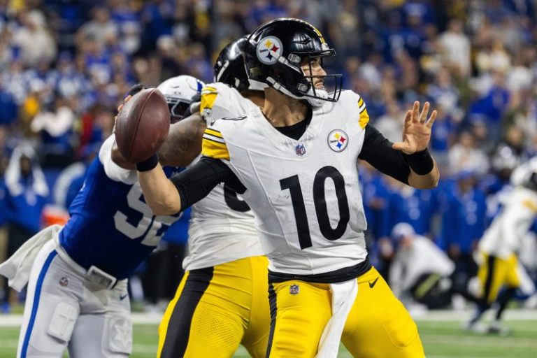 Steelers cut quarterback after two disappointing seasons