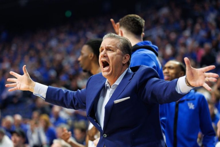 Clock is ticking on Calipari and his uninspiring Kentucky Wildcats