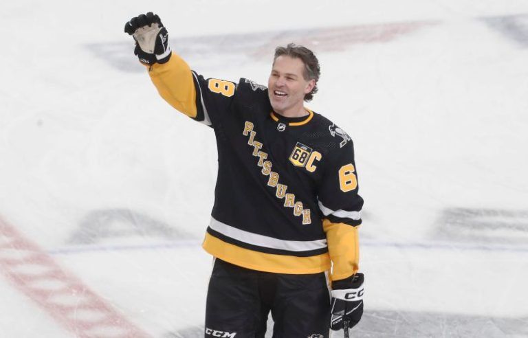 Penguins’ Jagr bobbleheads stolen ahead of Thursday night giveaway