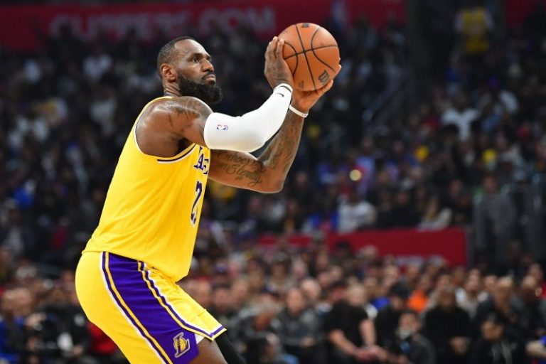 LeBron James closing in on 40,000 points. See his milestone moments