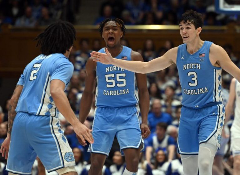 North Carolina, Kentucky lead men’s basketball weekend winners, losers