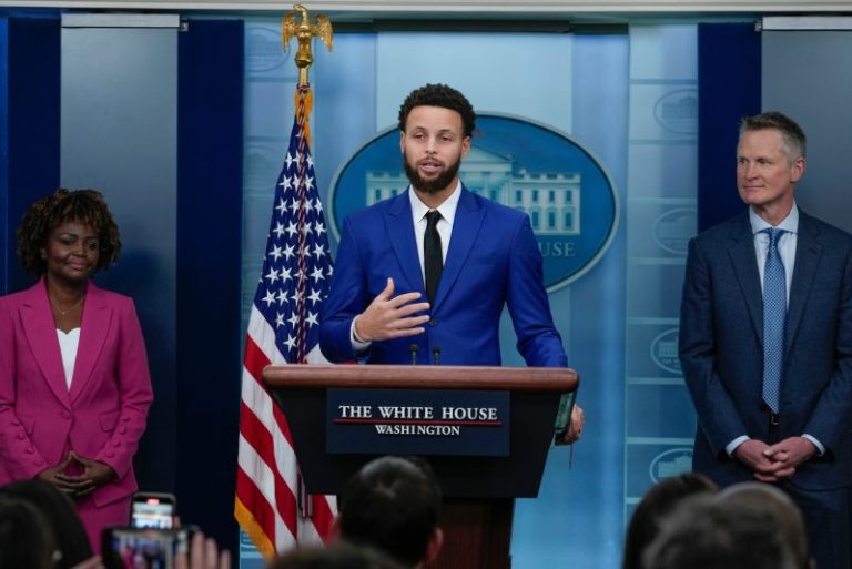 Warriors star says he’s open to a political career after basketball