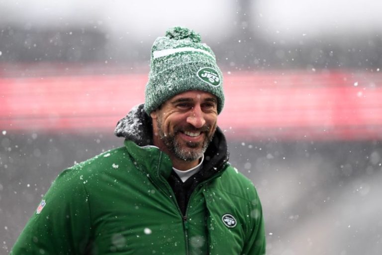 Aaron Rodgers as VP is a joke. So is his commitment to the NY Jets