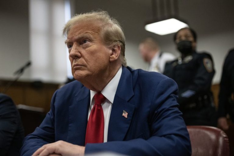 How Trump reacted to seeing Stormy Daniels for the first time in years