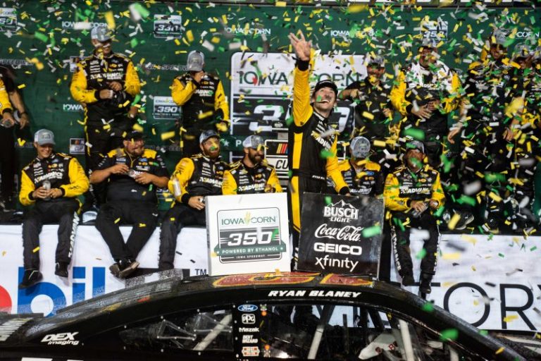 Ryan Blaney wins at Iowa Speedway, ends victory drought