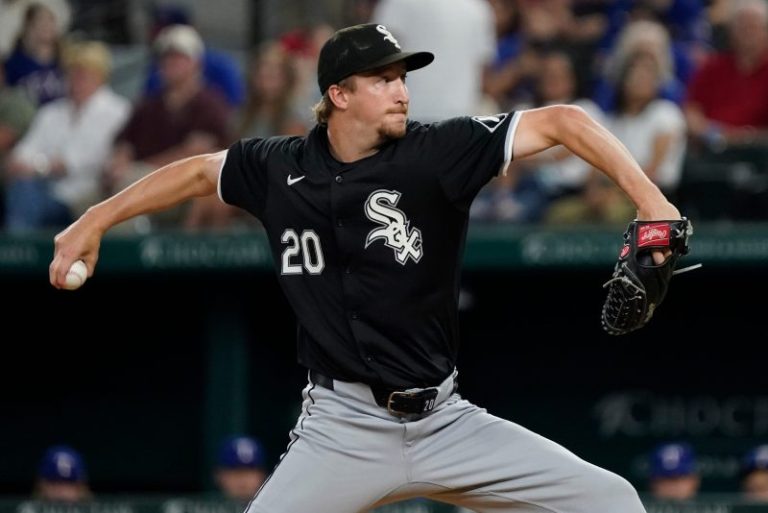 Cardinals, Dodgers get stretch-run help in 3-way deal with White Sox