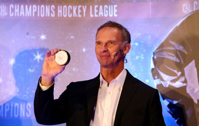 Hockey Hall of Famer: Russian athletes should not ‘step on the ice’
