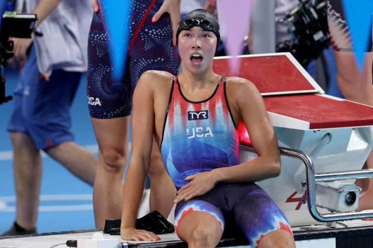 USA wins gold in swimming mixed medley relay, sets world record